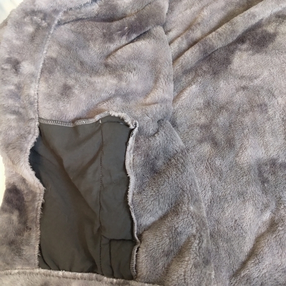 Size Large Old Navy Fluffy Jacket Full Zipper 2 Pockets Grey - Picture 7 of 9